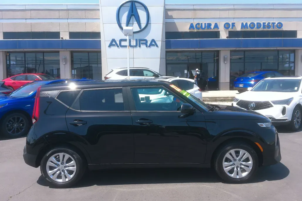 2022 Kia Soul LX photo 1