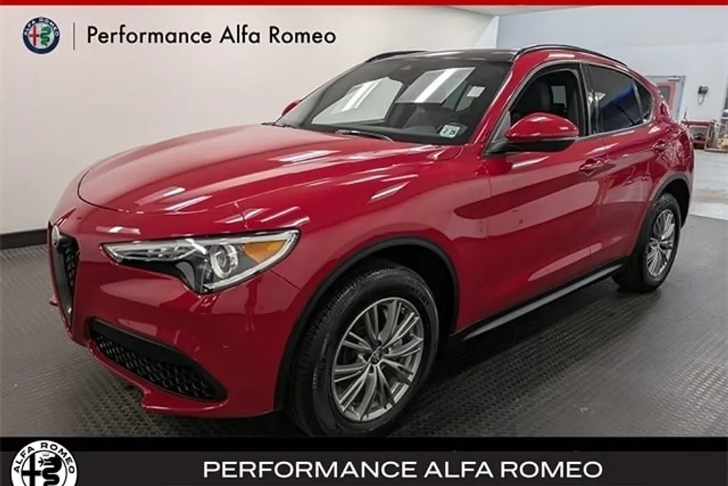 2023 Alfa Romeo Stelvio Sprint photo 1