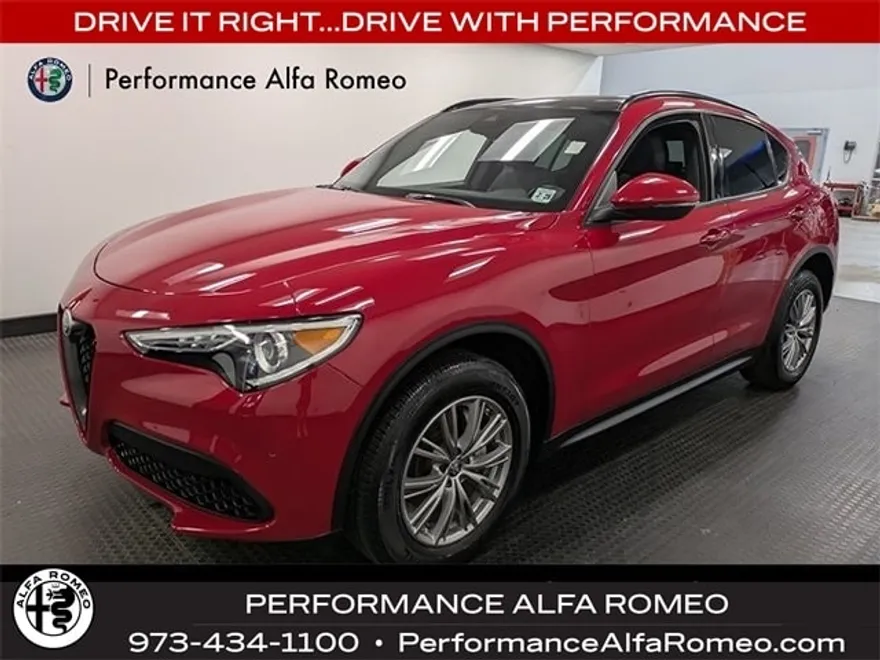 2023 Alfa Romeo Stelvio Sprint photo 1