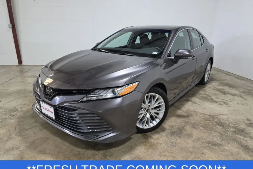 2020 Toyota Camry XLE photo 1