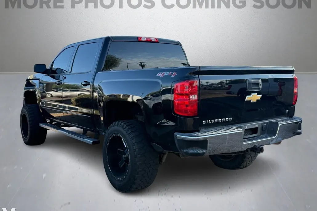 2017 Chevrolet Silverado 1500 LT photo 1