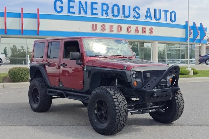 2013 Jeep Wrangler Unlimited Sahara photo 1