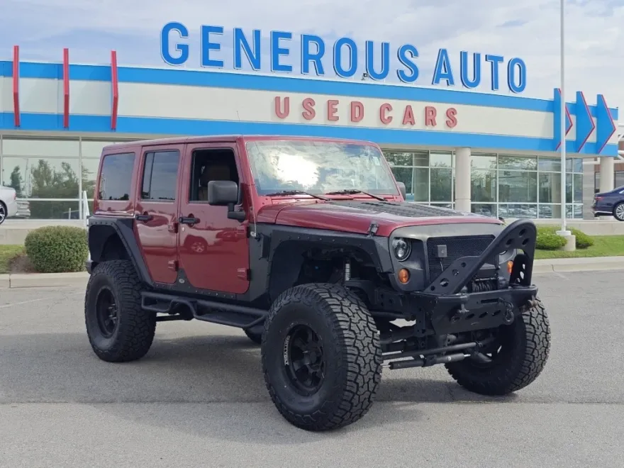 2013 Jeep Wrangler Unlimited Sahara photo 1