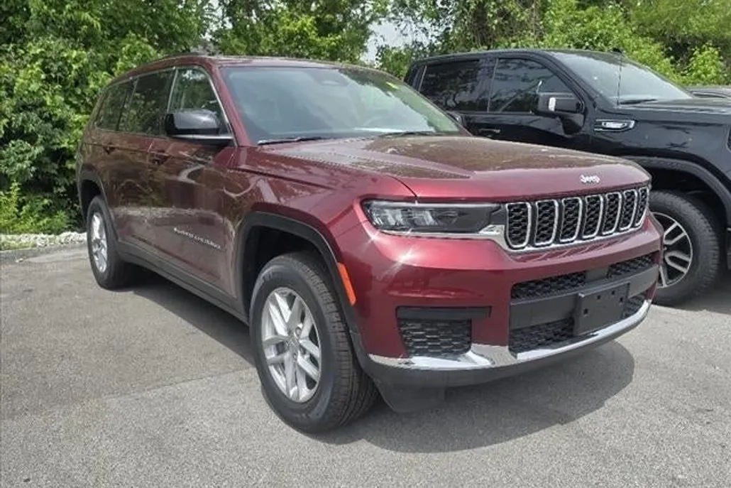 2024 Jeep Grand Cherokee Laredo photo 1
