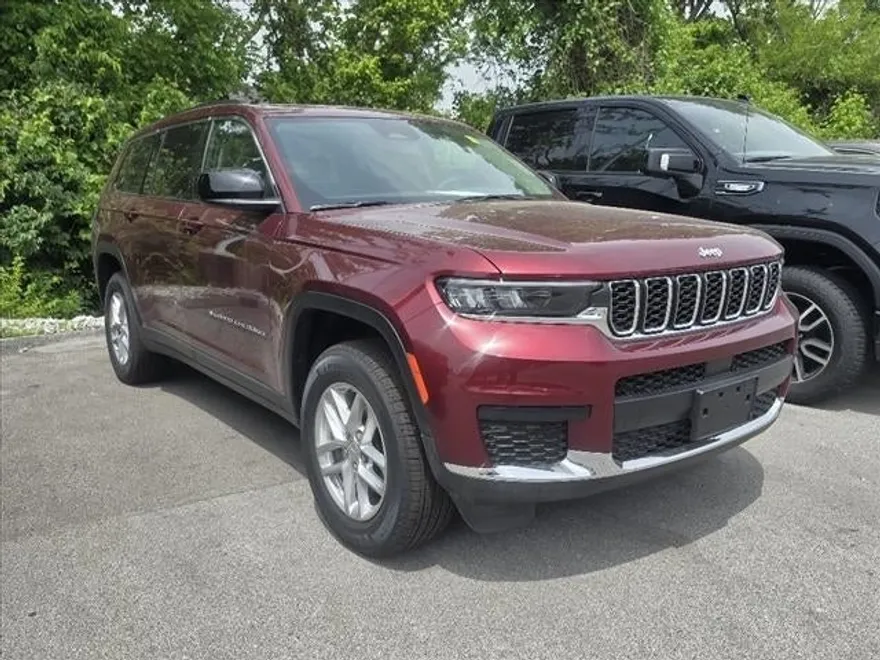 2024 Jeep Grand Cherokee Laredo photo 1
