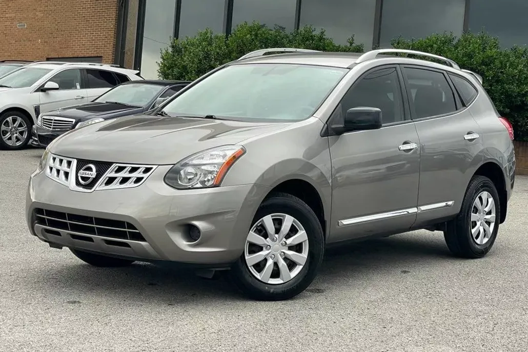 2014 Nissan Rogue Select photo 1