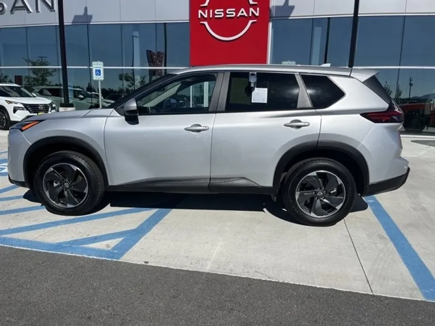 2024 Nissan Rogue SV photo 1
