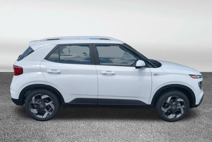 2026 Hyundai Venue SEL photo 1