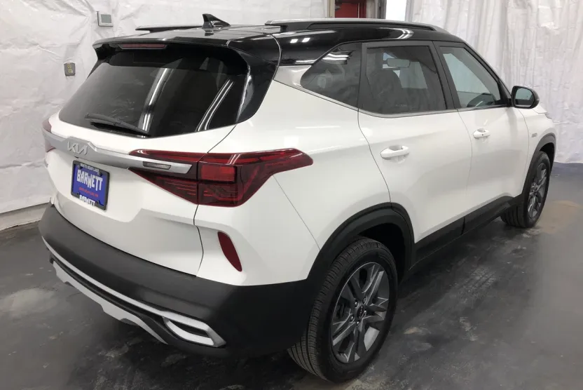 2023 Kia Seltos S photo 1