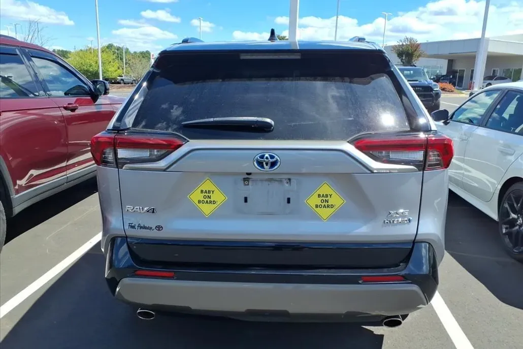 2021 Toyota RAV4 Hybrid XSE photo 1