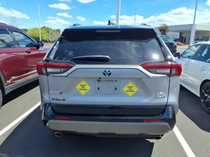 2021 Toyota RAV4 Hybrid XSE photo 1