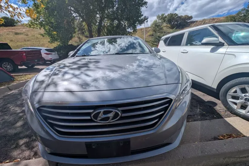 2015 Hyundai Sonata SE photo 1