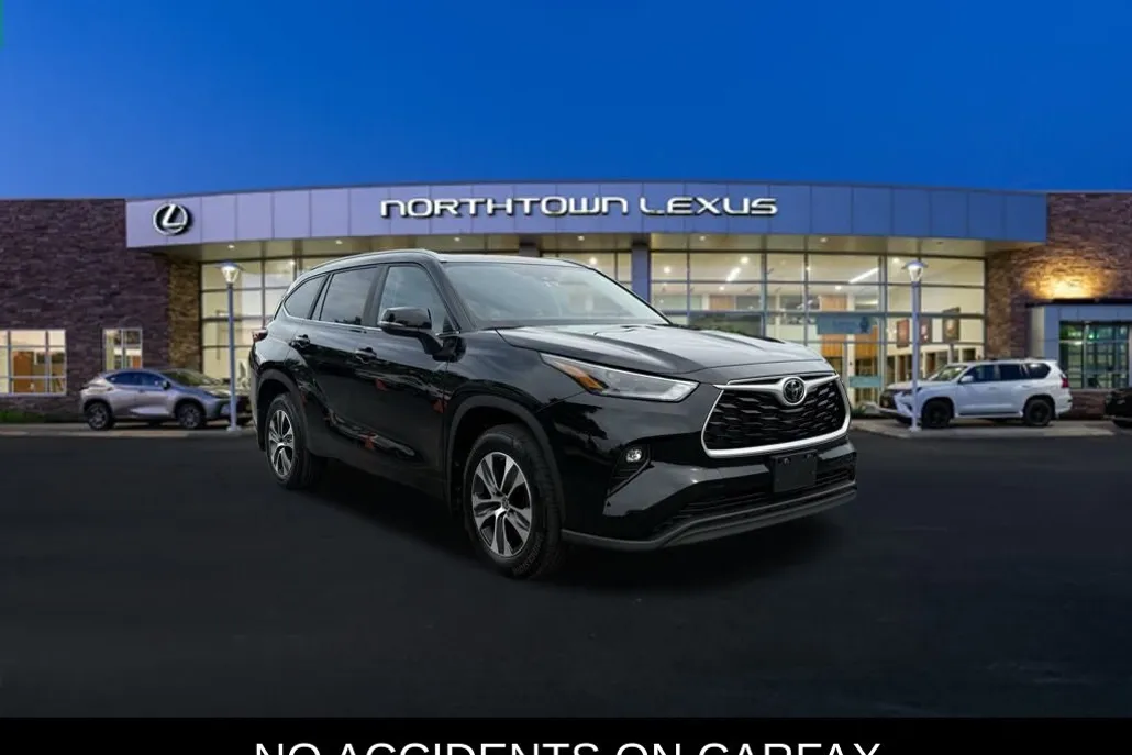 2023 Toyota Highlander L photo 1