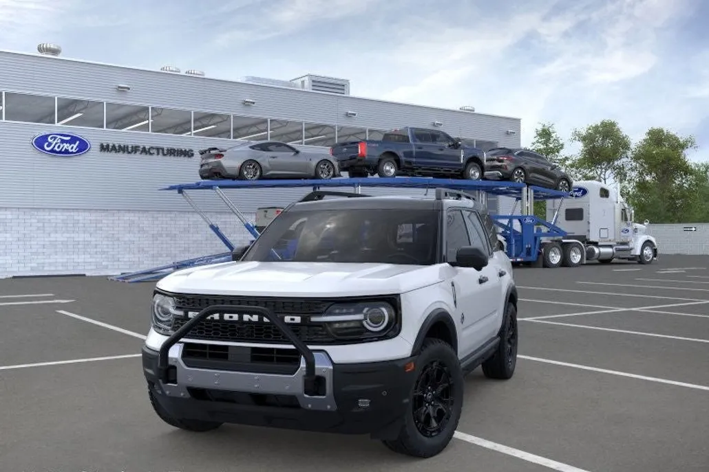 2025 Ford Bronco Sport Outer Banks photo 1