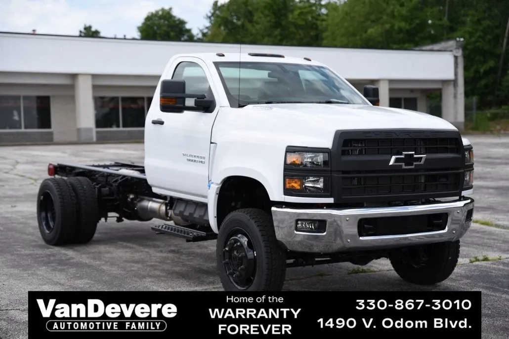 2024 Chevrolet Silverado 6500HD Work Truck photo 1