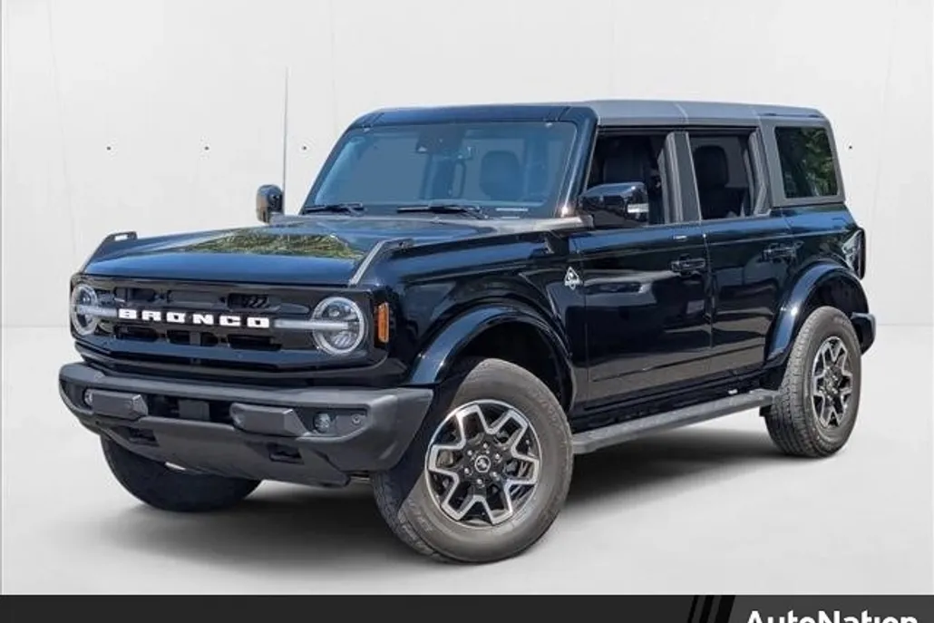 2023 Ford Bronco Outer Banks photo 1
