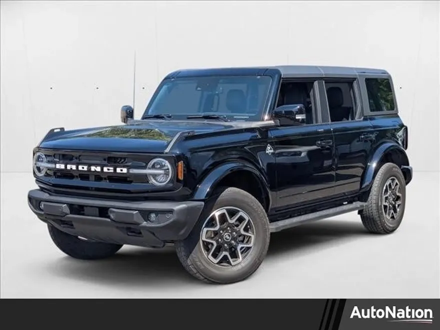 2023 Ford Bronco Outer Banks photo 1