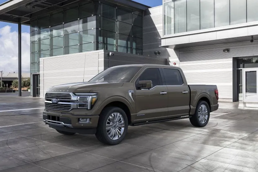 2025 Ford F-150 Platinum photo 1