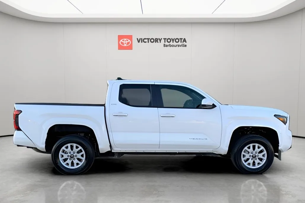 2024 Toyota Tacoma SR5 photo 1