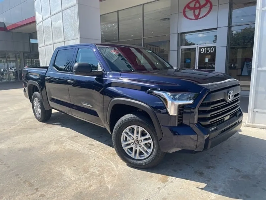 2026 Toyota Tundra SR5 photo 1