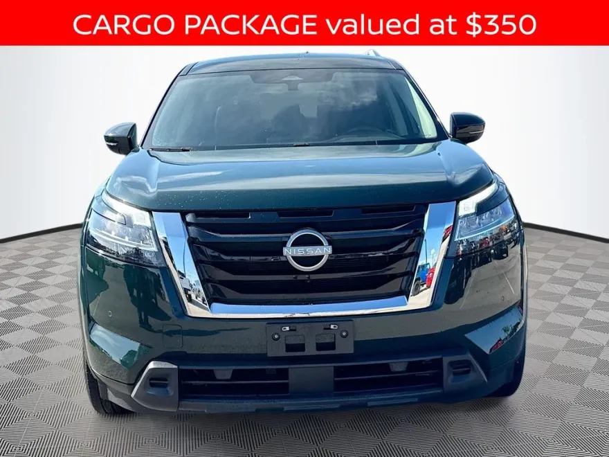 2024 Nissan Pathfinder SL photo 1