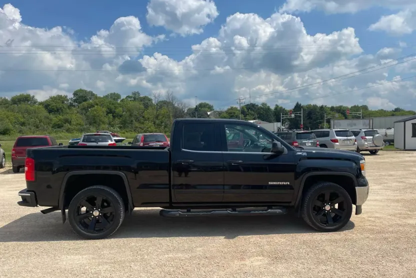 2015 Gmc Sierra 1500 SLE photo 1