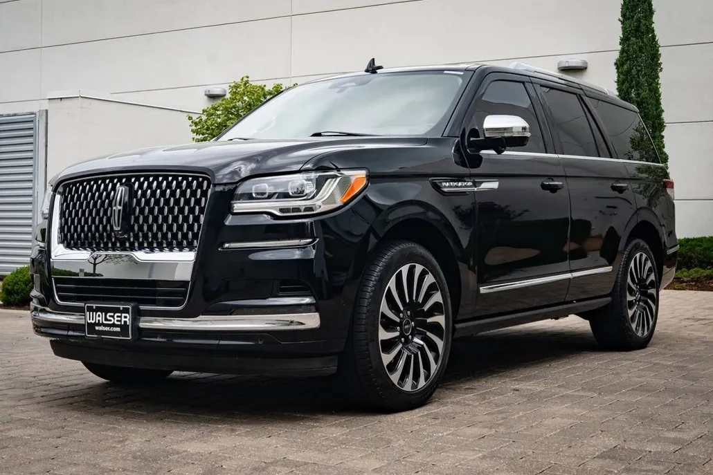 2022 Lincoln Navigator Black Label photo 1