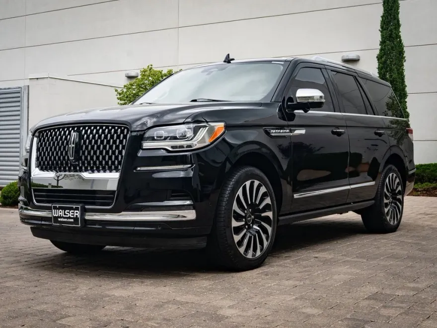 2022 Lincoln Navigator Black Label photo 1