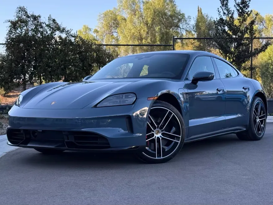 2025 Porsche Taycan GTS photo 1