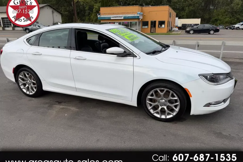 2016 Chrysler 200 C photo 1