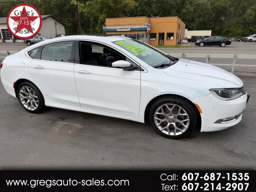 2016 Chrysler 200 C photo 1