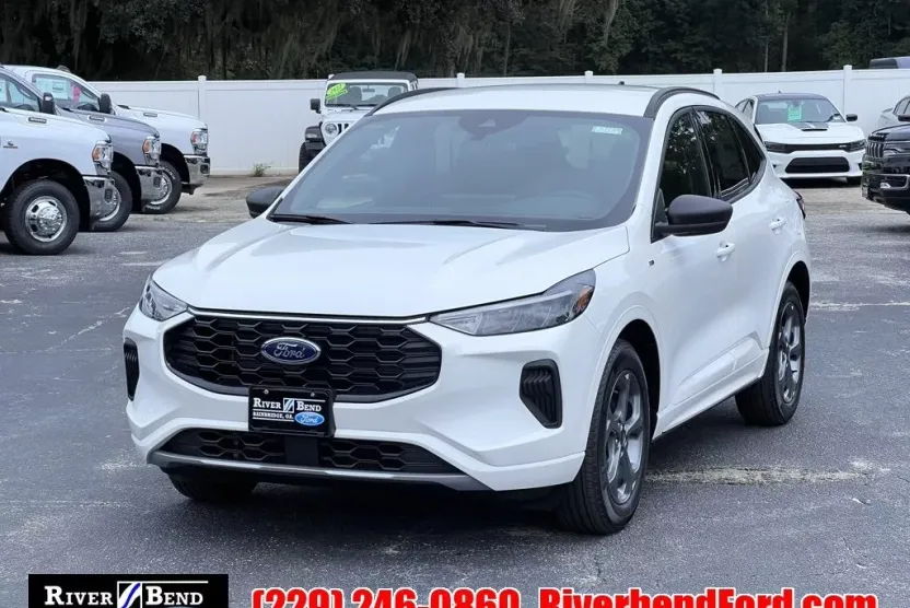 2024 Ford Escape Hybrid ST-Line photo 1