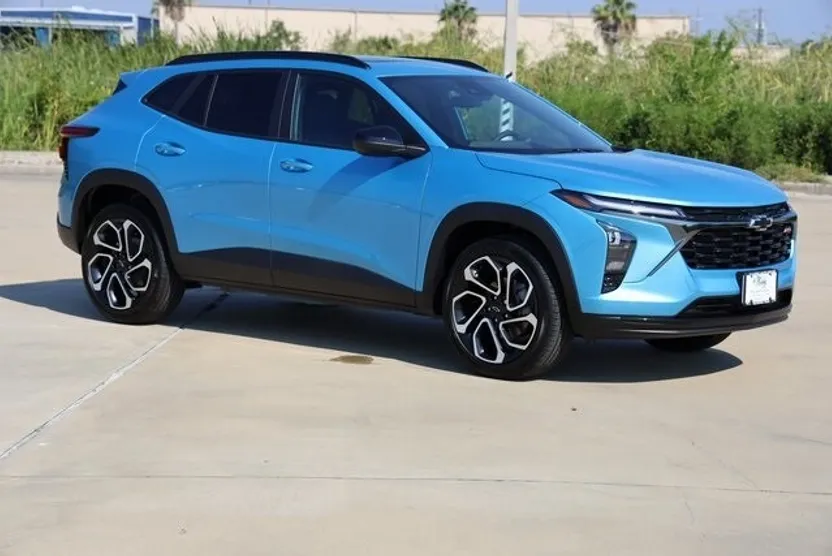 2025 Chevrolet Trax photo 1