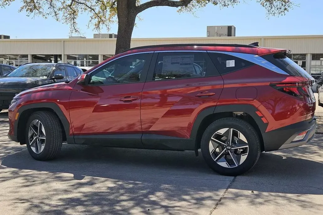 2025 Hyundai Tucson SEL photo 1