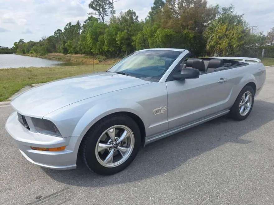 2006 Ford Mustang GT Premium photo 1