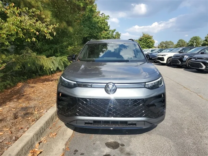 2025 Volkswagen Tiguan SE R-Line Black photo 1