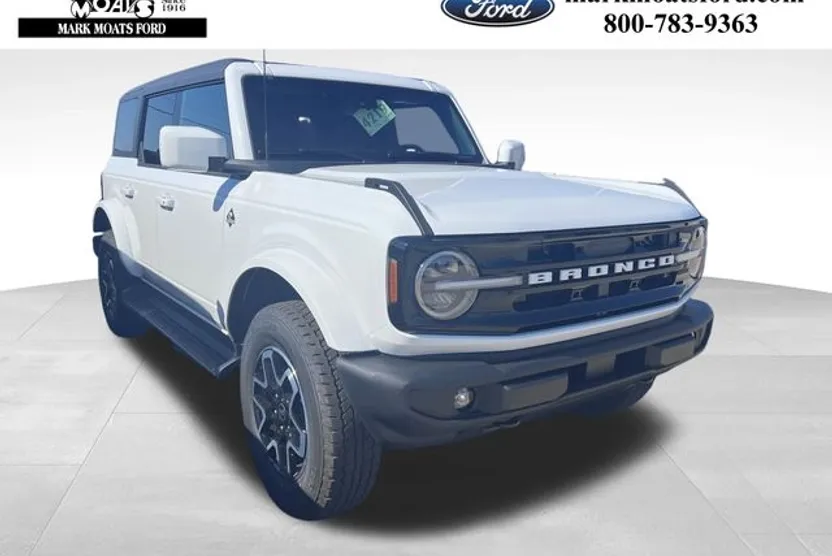 2025 Ford Bronco Outer Banks photo 1