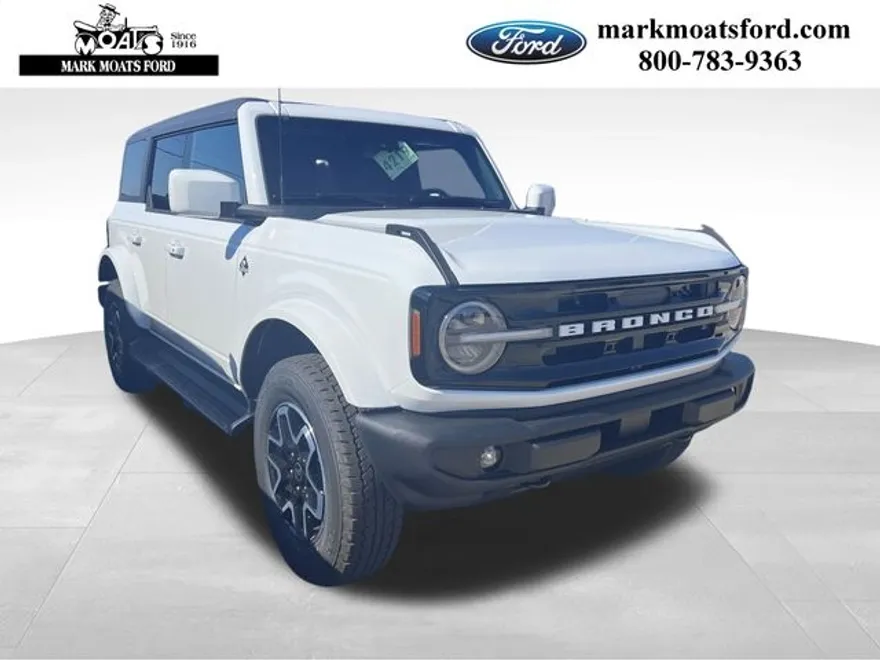 2025 Ford Bronco Outer Banks photo 1