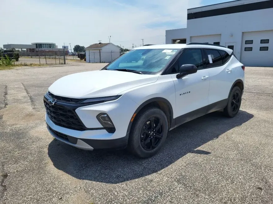 2023 Chevrolet Blazer 2LT photo 1