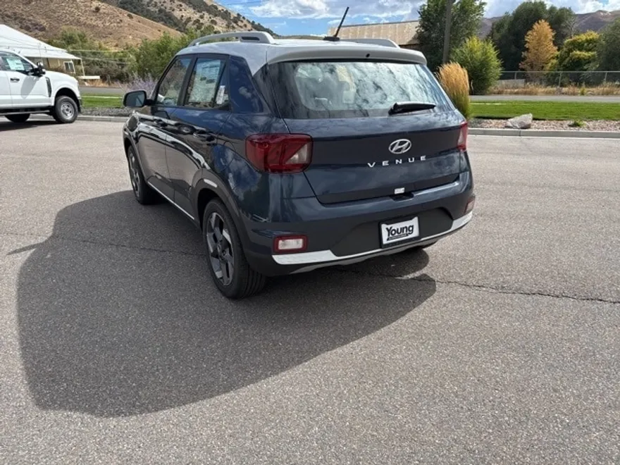 2025 Hyundai Venue Limited photo 1