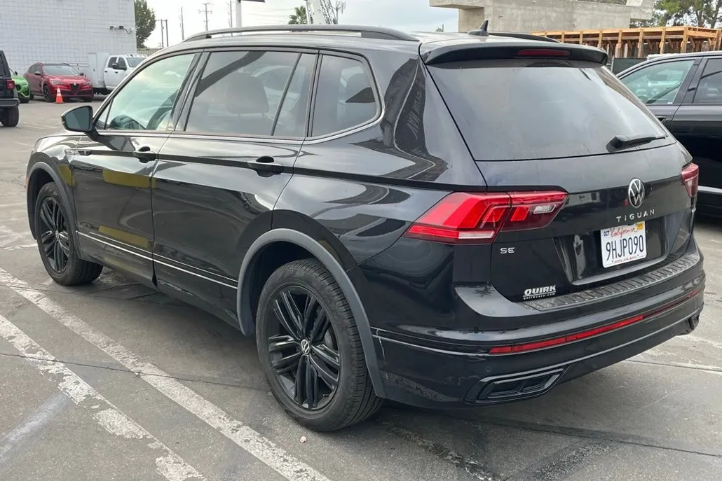 2022 Volkswagen Tiguan SE R-Line Black photo 1