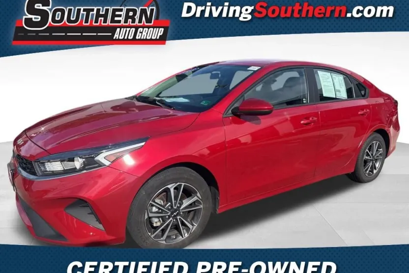 2023 Kia Forte LXS photo 1