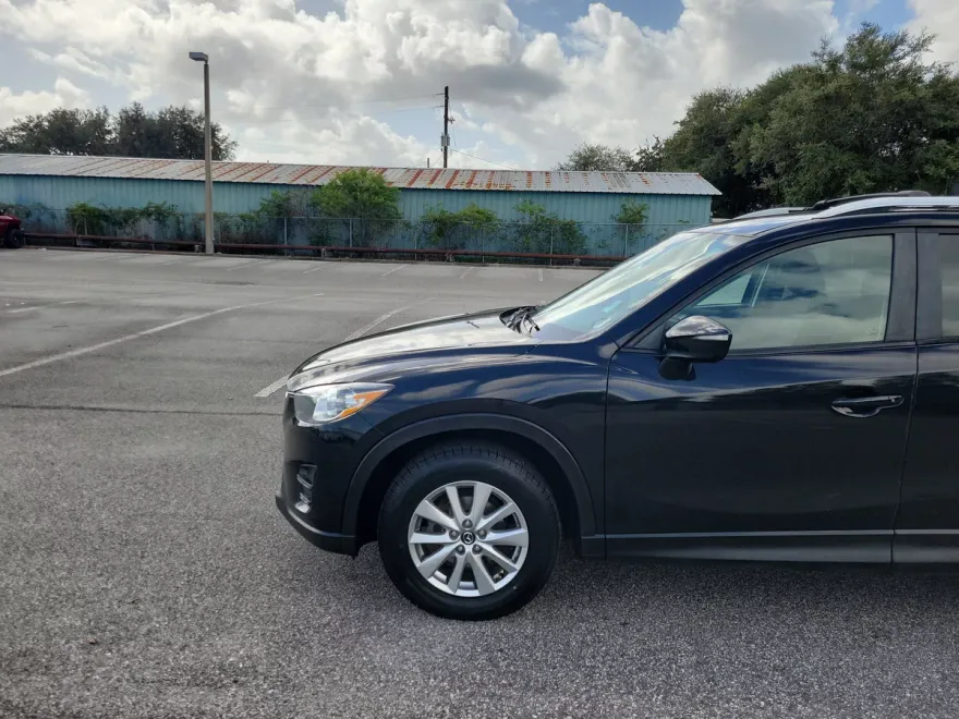2016 Mazda CX-5 Sport photo 1