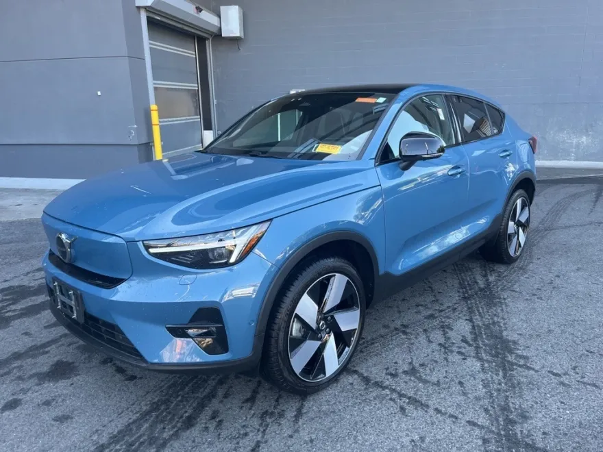 2023 Volvo C40 Recharge Ultimate photo 1