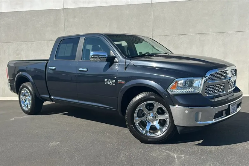 2018 Ram 1500 Laramie photo 1
