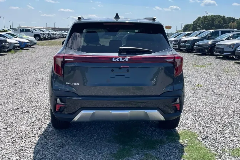 2026 Kia Seltos EX photo 1