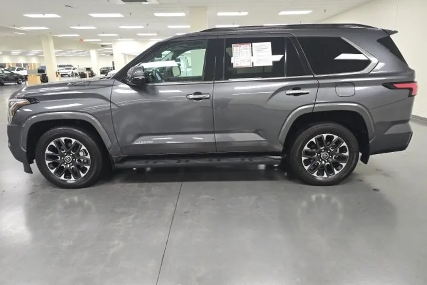 2023 Toyota Sequoia Limited photo 1