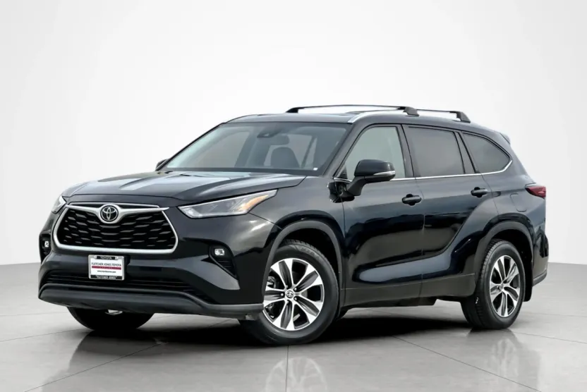 2022 Toyota Highlander XLE photo 1