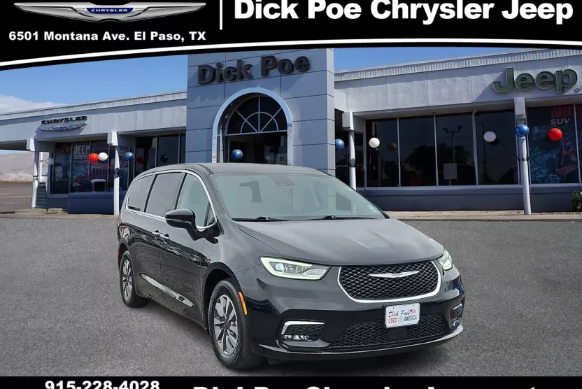 2024 Chrysler Pacifica Hybrid photo 1
