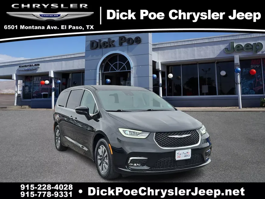 2024 Chrysler Pacifica Hybrid photo 1